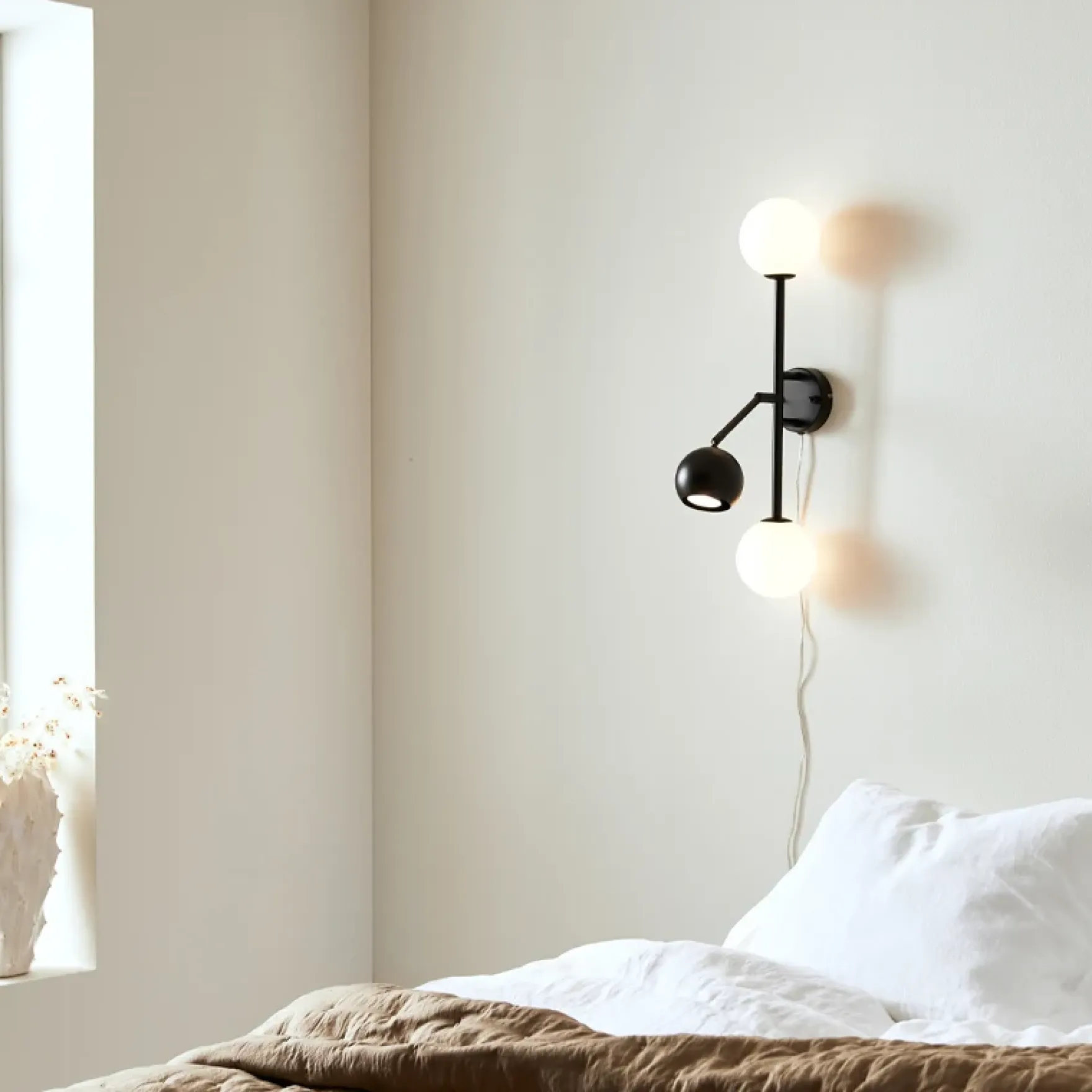 Beside 3-lys vegglampe sort/opal