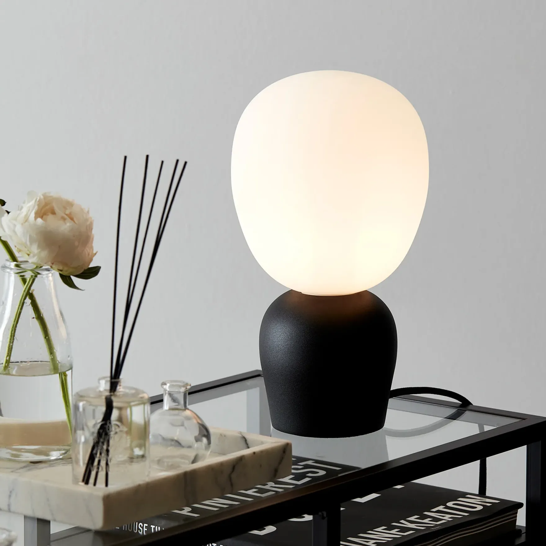 Buddy bordlampe sort/opal