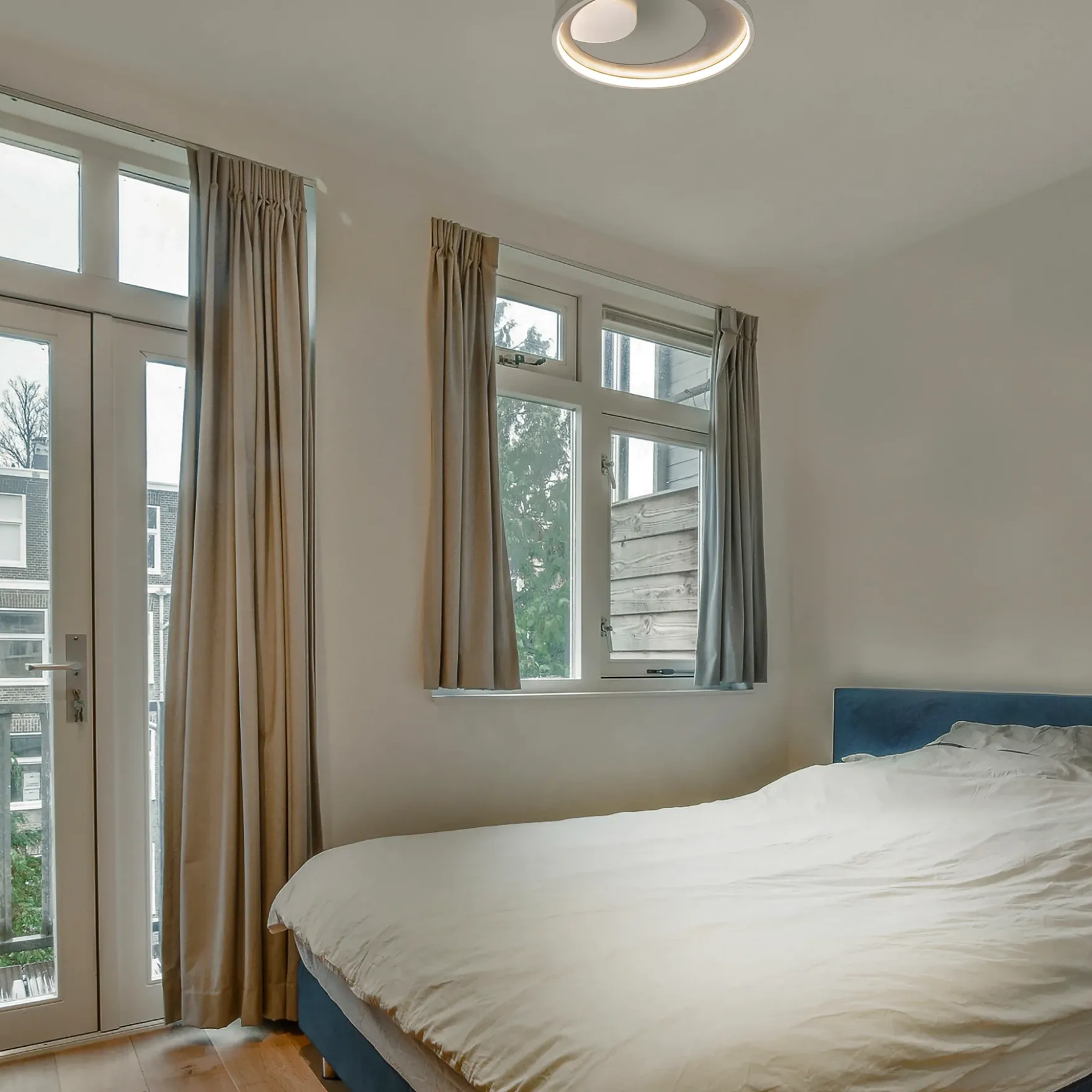 Carat takplafond LED hvit/sølv
