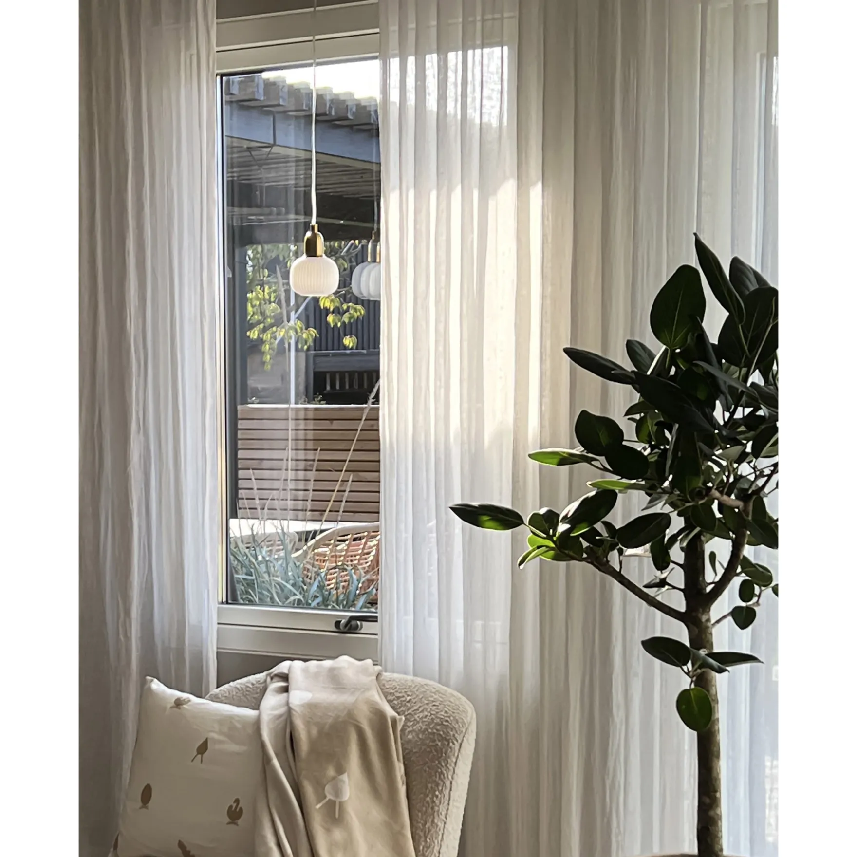 Elin vinduspendel liten messing/opal