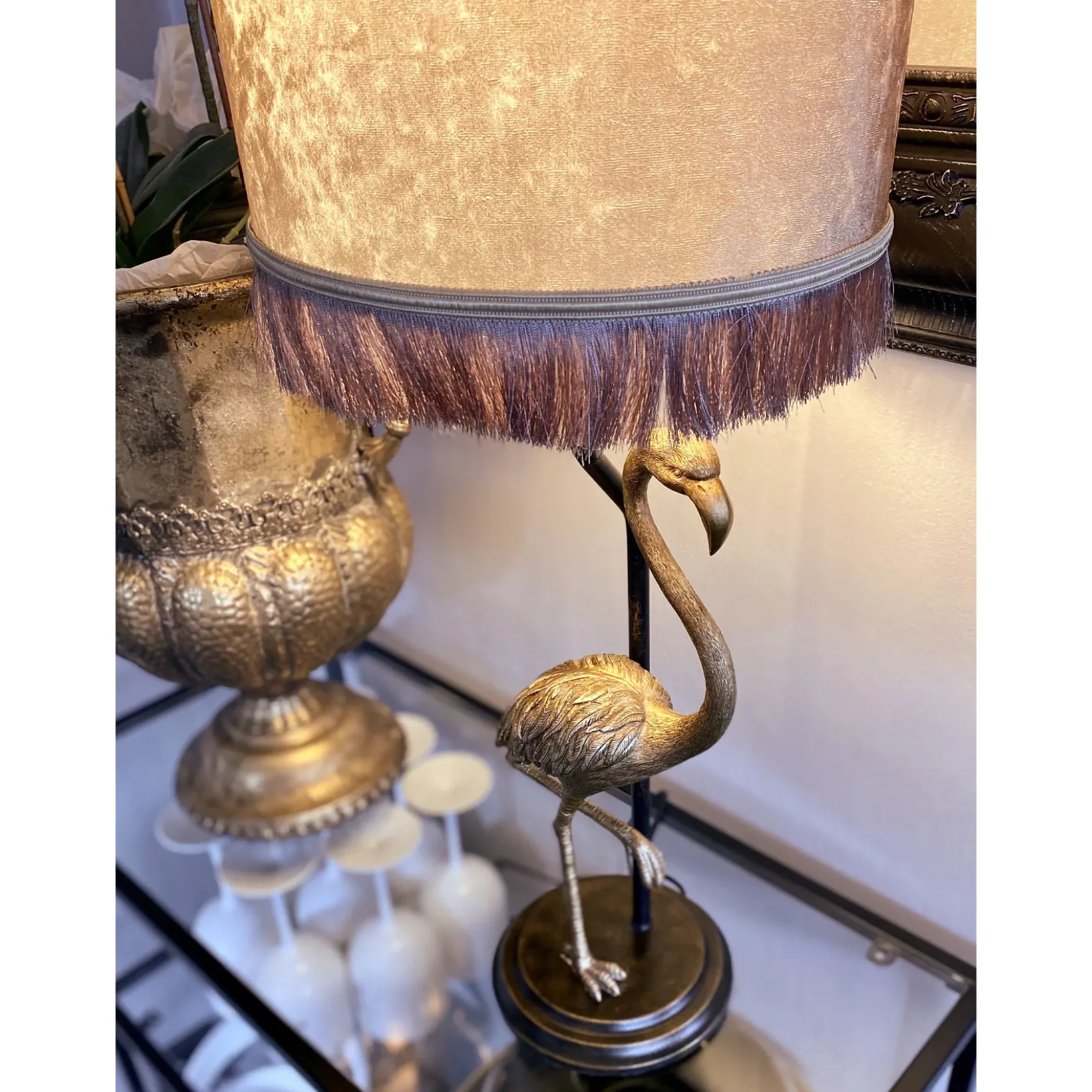 Flamingo bordlampe sort/gull