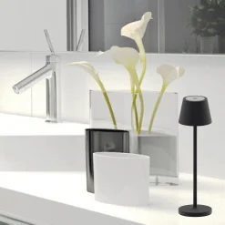 Iris mini bordlampe IP54 oppladbar sort