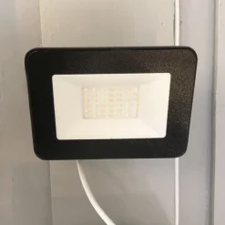 Lyskaster LED vegg IP65 sort