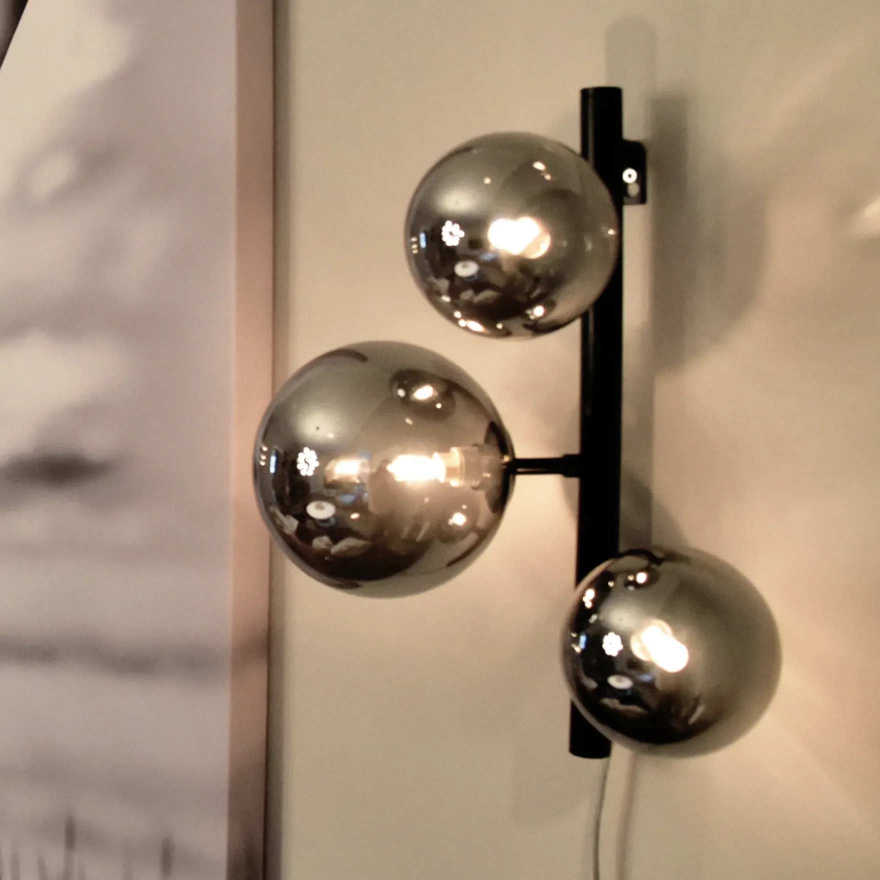 Molekyl 3-lys vegglampe sort/sotet