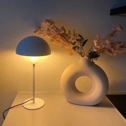 Remo bordlampe hvit