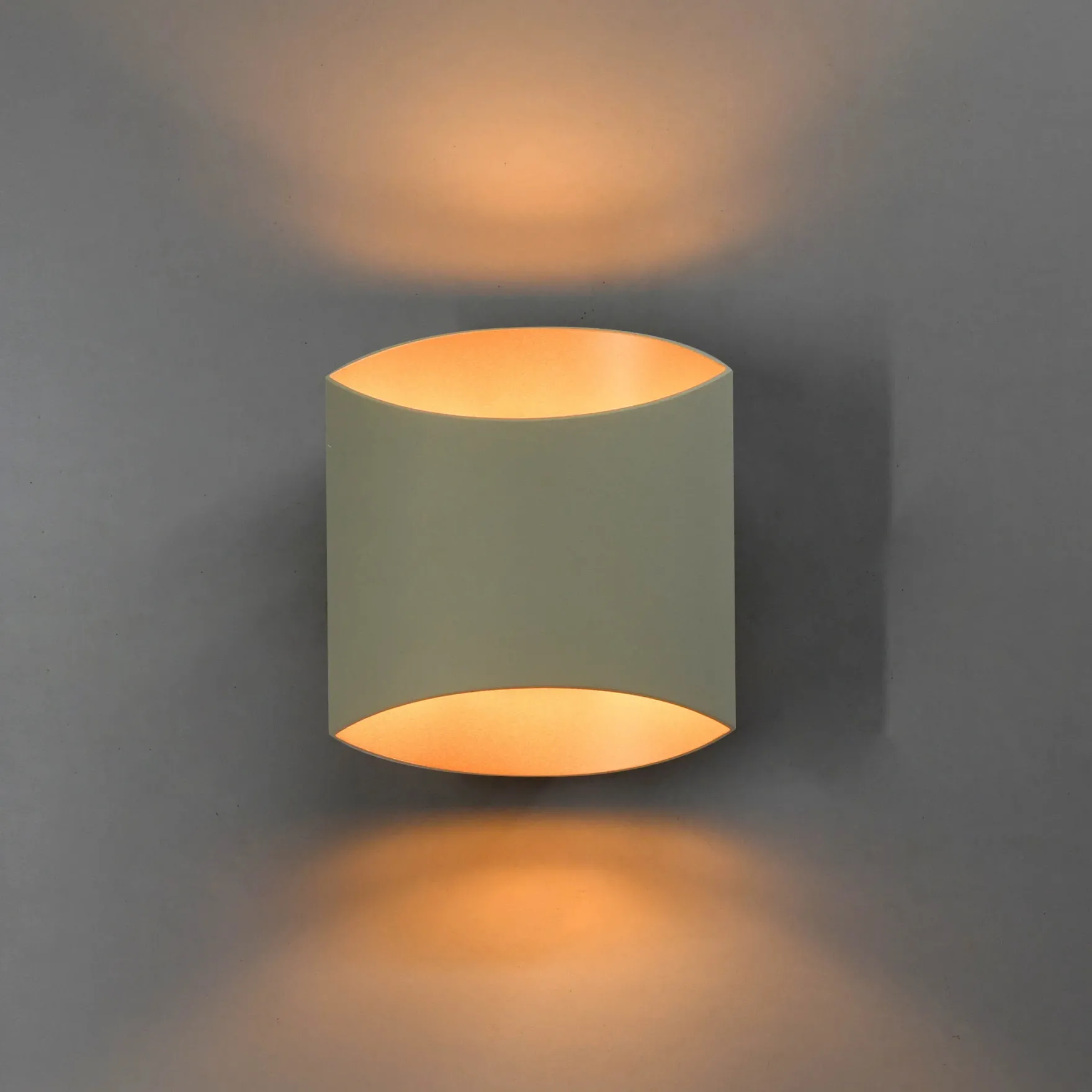 Shade X vegglampe 40W grå