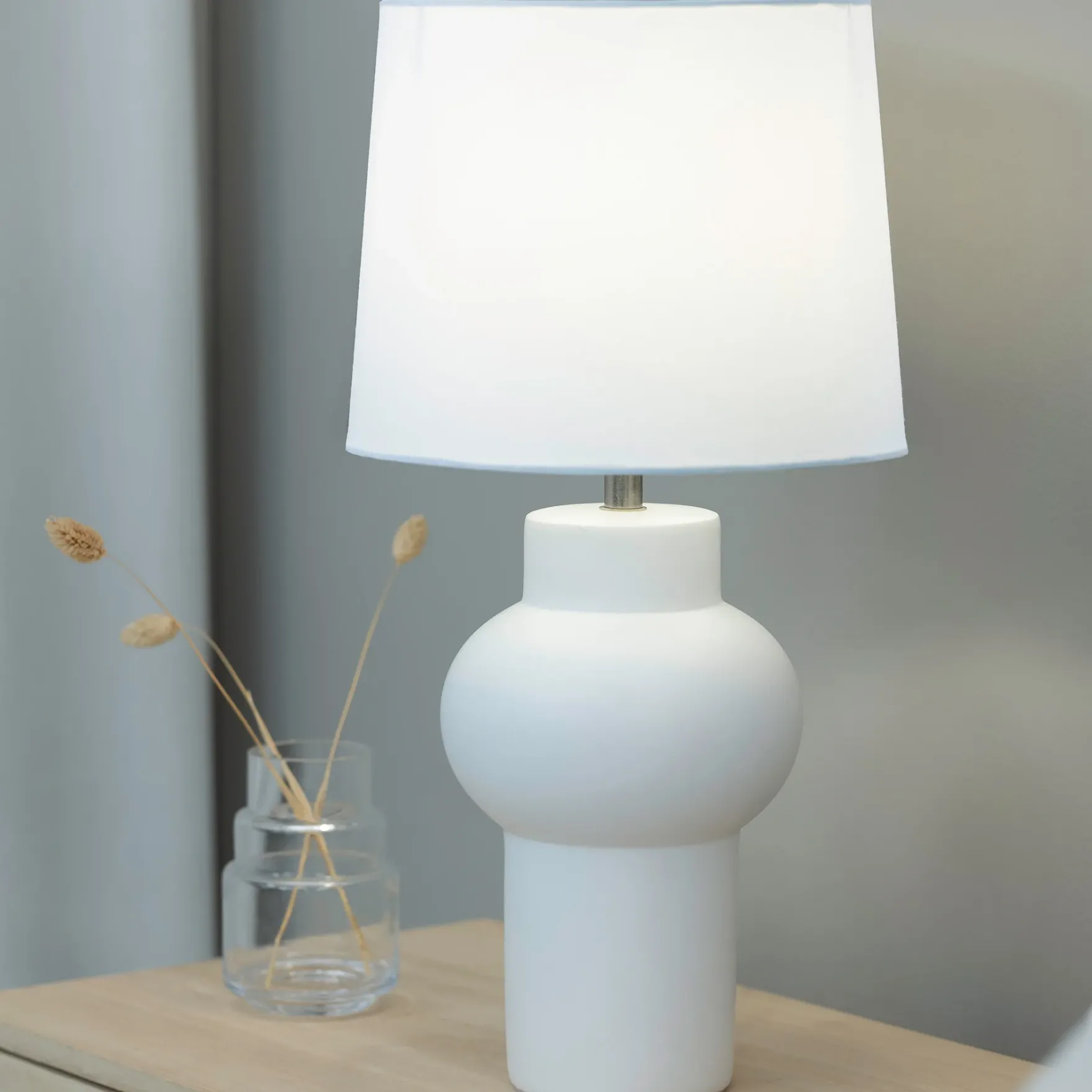 Shape bordlampe 40W E27 hvit