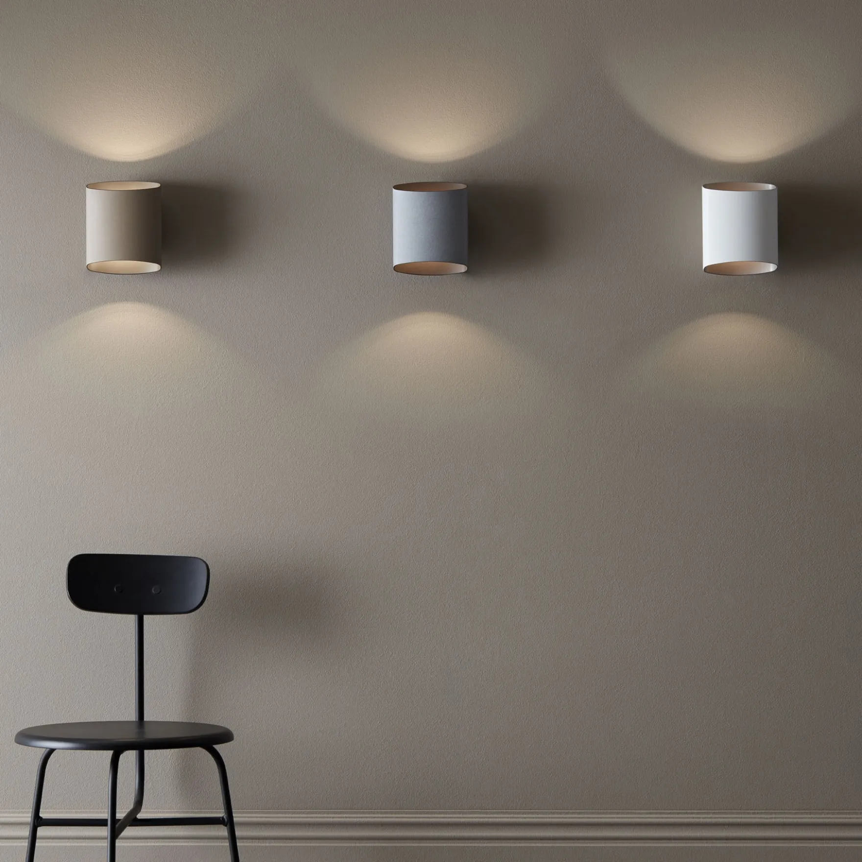 Sinne vegglampe grå/messing